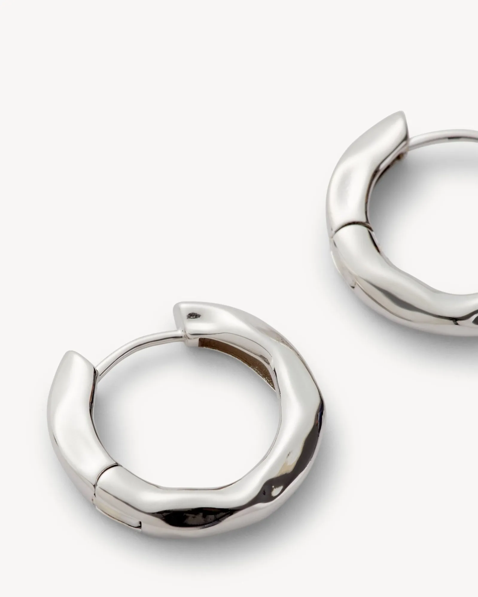 Petite Wavy Hoops